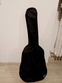 Chitarra EKO 2/3 compresa di custodia