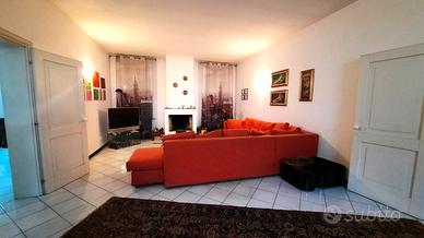 Polesella, elegante villa con parco