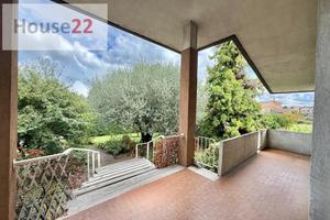 SPAZIOSA CASA SINGOLA Mq 320 su lotto di Mq 1300 a