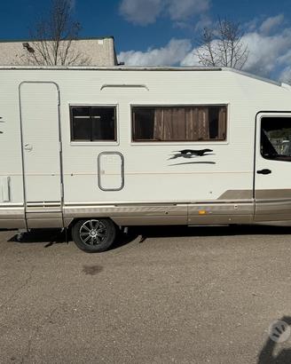 LAIKA ECOVIP 200 FORD 2.5 TD 7 POSTI ANNO 1995 Lai