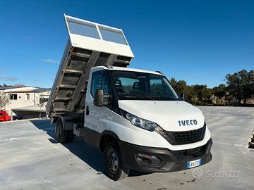 IVECO DAILY RIBALTABILE TRILATERALE 35C12