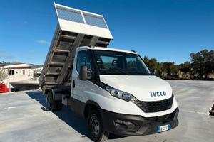 IVECO DAILY RIBALTABILE TRILATERALE 35C12