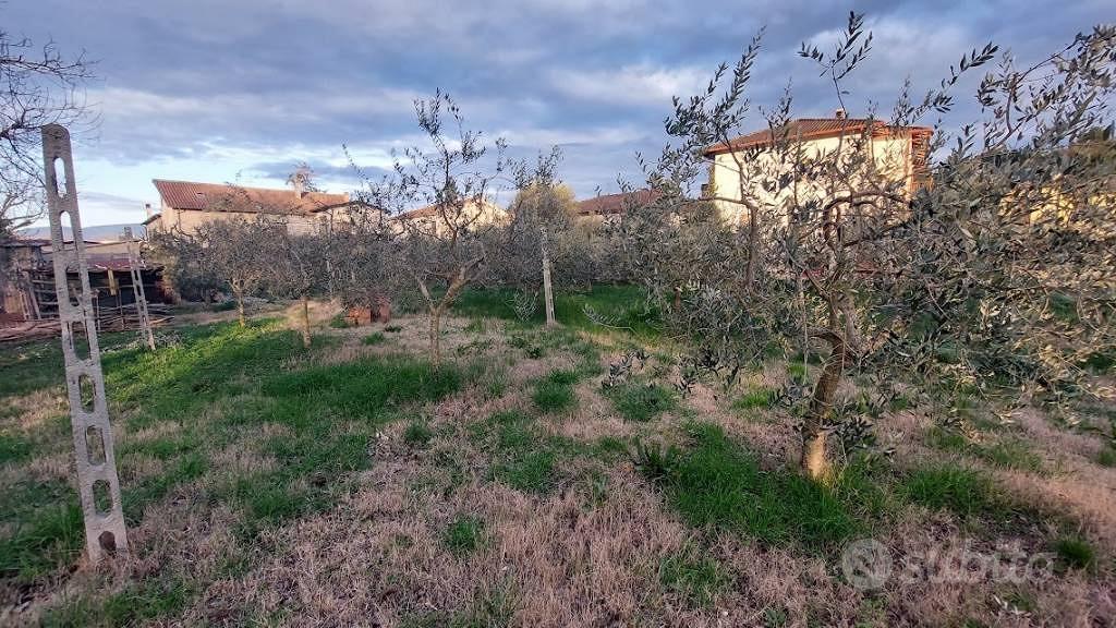 Terreno di 900 m² a Spoleto - Altro
