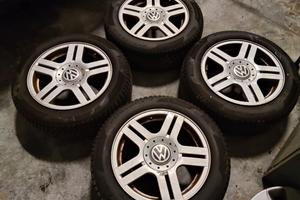 4 cerchi gommati Volkswagen golf 205 55 r16 4 stag