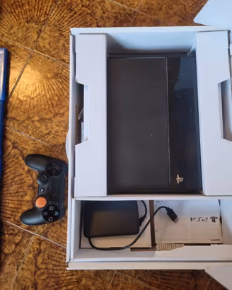 PS4 500 GB con giochi e SSD esterno