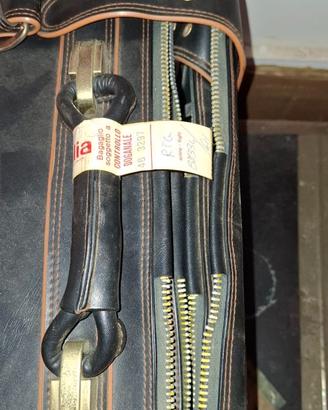 Valigia Vintage Nera in Pelle con Cinghie in pelle