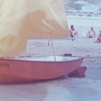 Barca a vela in compensato marino vetrificato