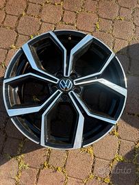 CERCHIO IN LEGA ORIGINALE VOLKSWAGEN 18”