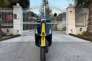 Vespa GTS 300 Super-Special Edition-Racing Sixties