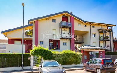 BILOCALE con BOX , CANTINA e GIARDINO