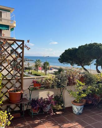 Appartamento 125mq vista mare a 50 metri dal mare