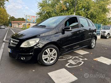 Mercedes b 200
