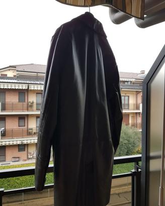 Giaccone nero in vere pelle misura M-L, poco usato