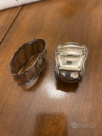 Coppia Portatovaglioli in argento