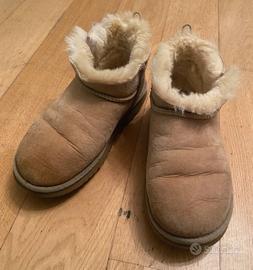 Stivali UGG modello Classic Mini n. 38