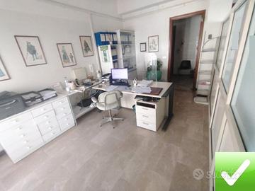 Ampio Appartamento Con Cantina Via Aschenez 160 Mq