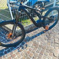 Mountain Bike elettrica E-bike  Kenevo Specialized