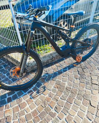 Mountain Bike elettrica E-bike  Kenevo Specialized