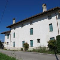 AMPIA CASA CON 4 CAMERE IMMERSA NEL VERDE - OTT...