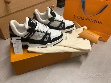 Scarpe Trainer Louis Vuitton bianche e nere