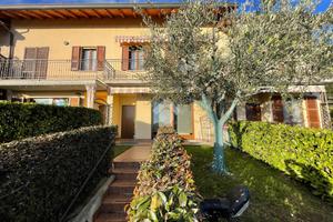 VILLA A SCHIERA A SARNICO