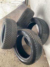 Set di pneumatici 4 stagioni