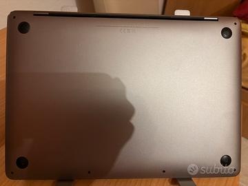 MacBook Pro 13” 2019 Touch Bar  i7 16GB RAM 256GB
