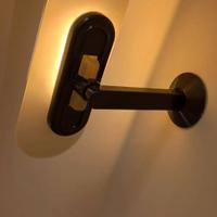 Coppia Applique di Perry King Santiago Miranda