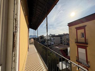 3 LOCALI A NAPOLI