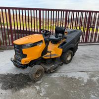 Trattorino tagliaerba