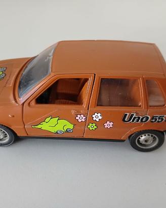 Fiat Uno 55S Hot Wheels 1:25 no Politoys-Mebetoys.
