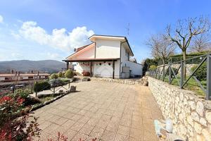 PORZIONE DI BIFAMILIARE A ARCINAZZO ROMANO