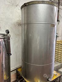 Fusto inox 750L uso alimentare con manometro