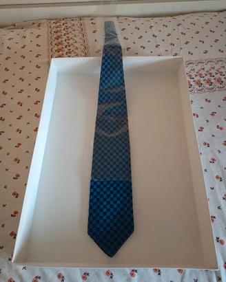 Cravatta in 100% Pura Seta -  A scacchi blu/nera