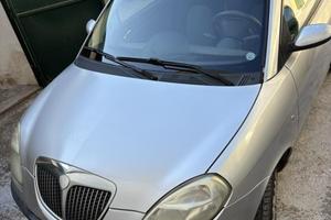 Lancia Ypsilon 1.2 - idonea per neopatentati