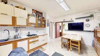 OSIMO STAZIONE - Ampio appartamento.