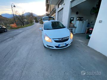 Opel corsa 1.2 gpl