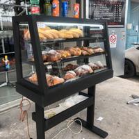 Vetrine calde in legno su misura da 380 euro