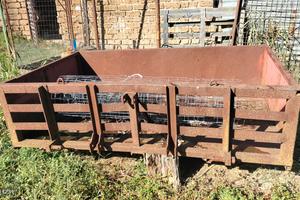 Pianale posteriore per trattore