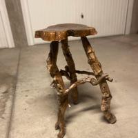 Antico sgabello di tronchi D’Alberi  in legno quer
