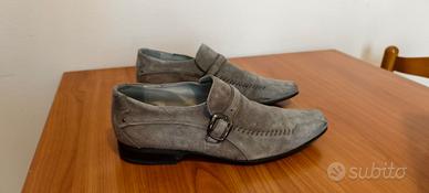 Eleganti scarpe grigie in camoscio