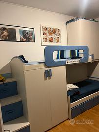 Cameretta ragazzo a ponte tre posti letto