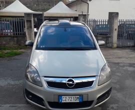 Opel Zafira 1.9 CDTI 120CV Cosmo 06