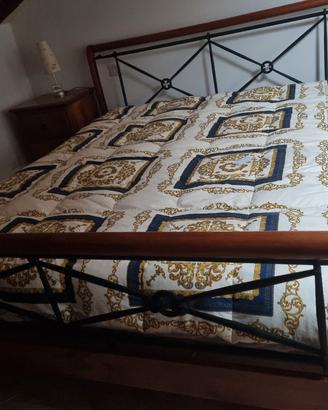letto in ferro battuto con comodini in massello