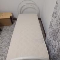 Dono 2 letti di cui 1 con materasso