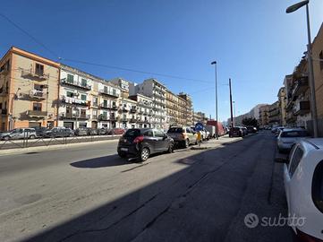 MONOLOCALE A PALERMO