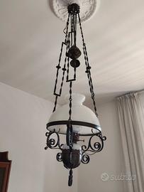 Lampadario in ferro battuto 