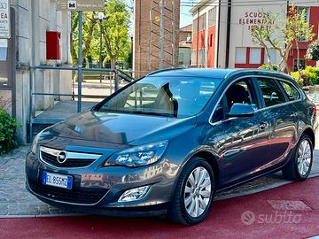 Opel astra cosmo anno 2012 1.7 cdti disel