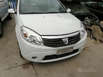 Paraurti anteriore DACIA SANDERO del 2009