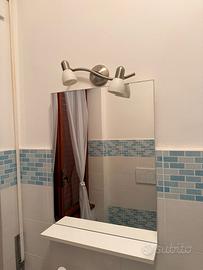 Specchio bagno con mensola